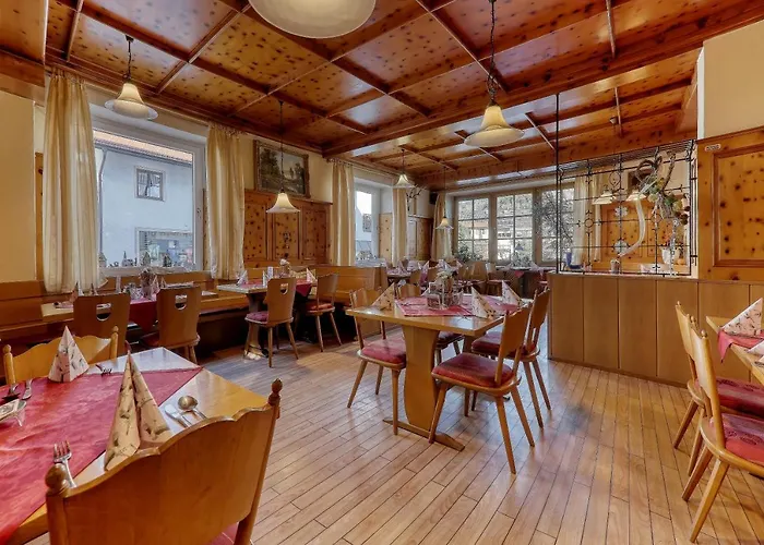 Bayerischer Hof 3*