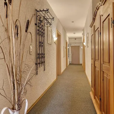 Bayerischer Hof 3*