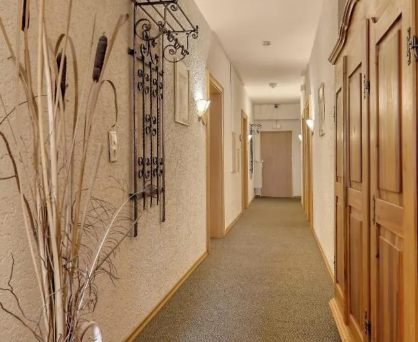 Bayerischer Hof 3*